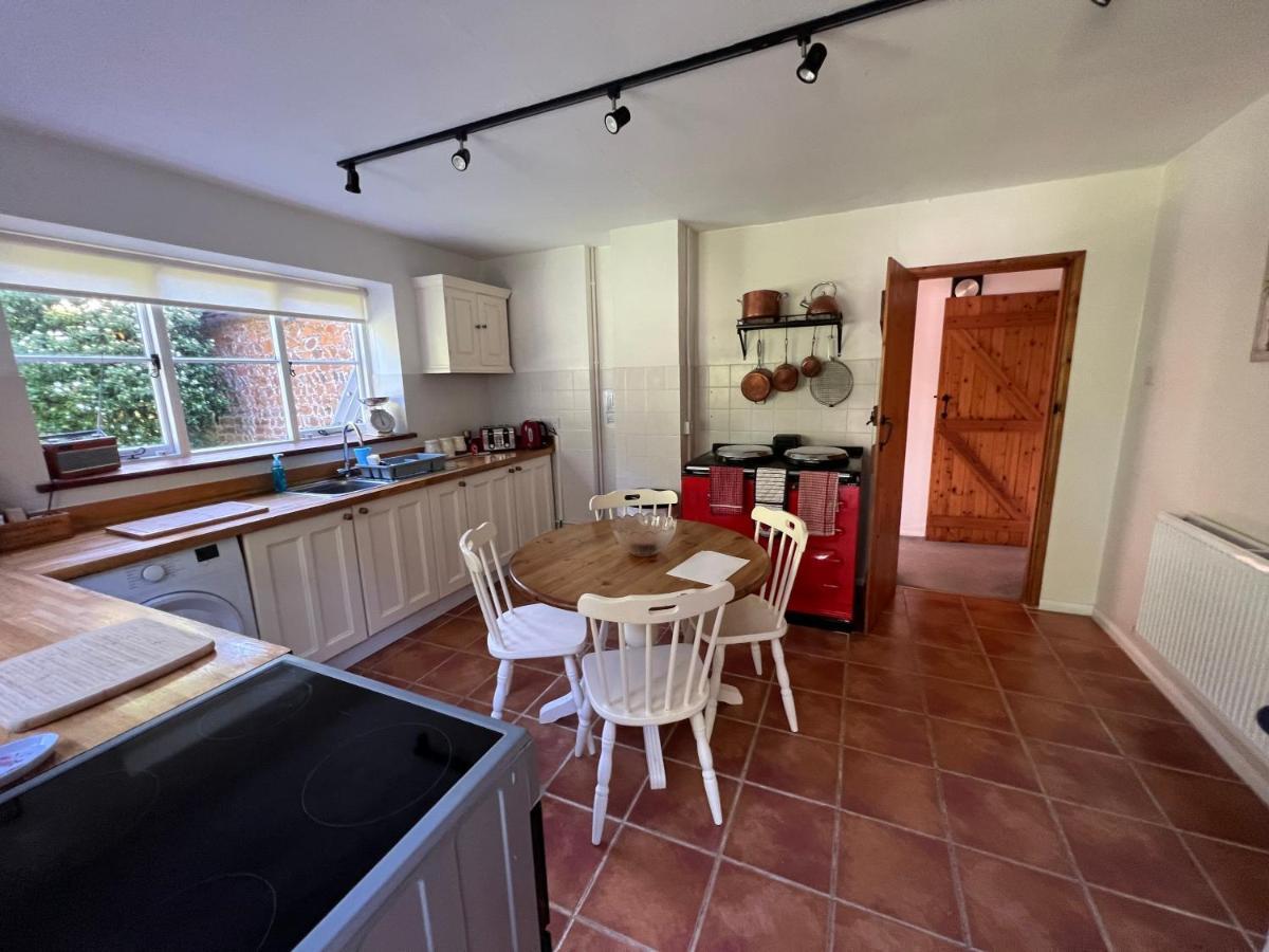 Forestry Cottage. Hot Tub, Open Fire, Dog Friendly Gaywood Kültér fotó